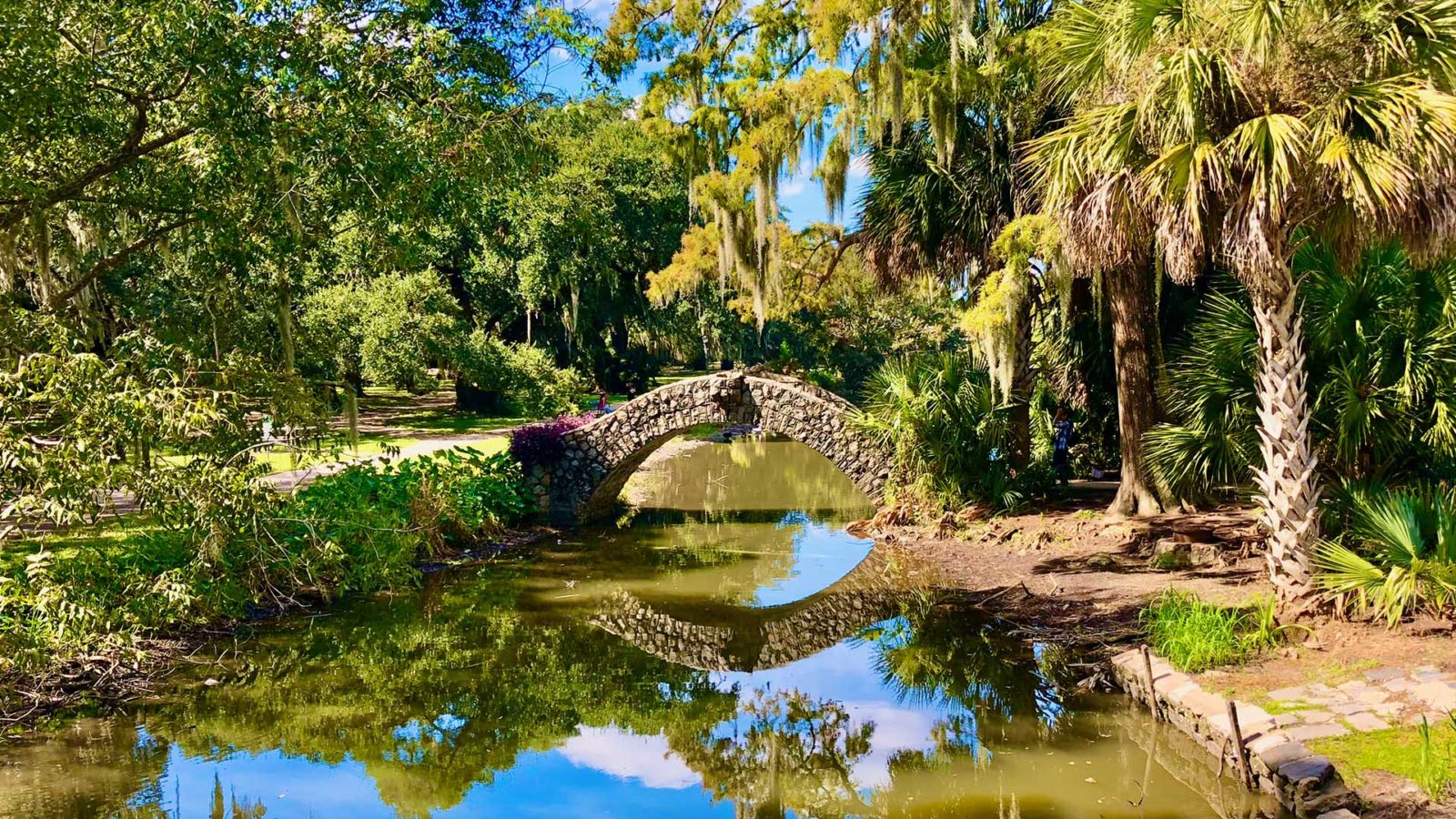 bridge over lake in City Park of New Orleans